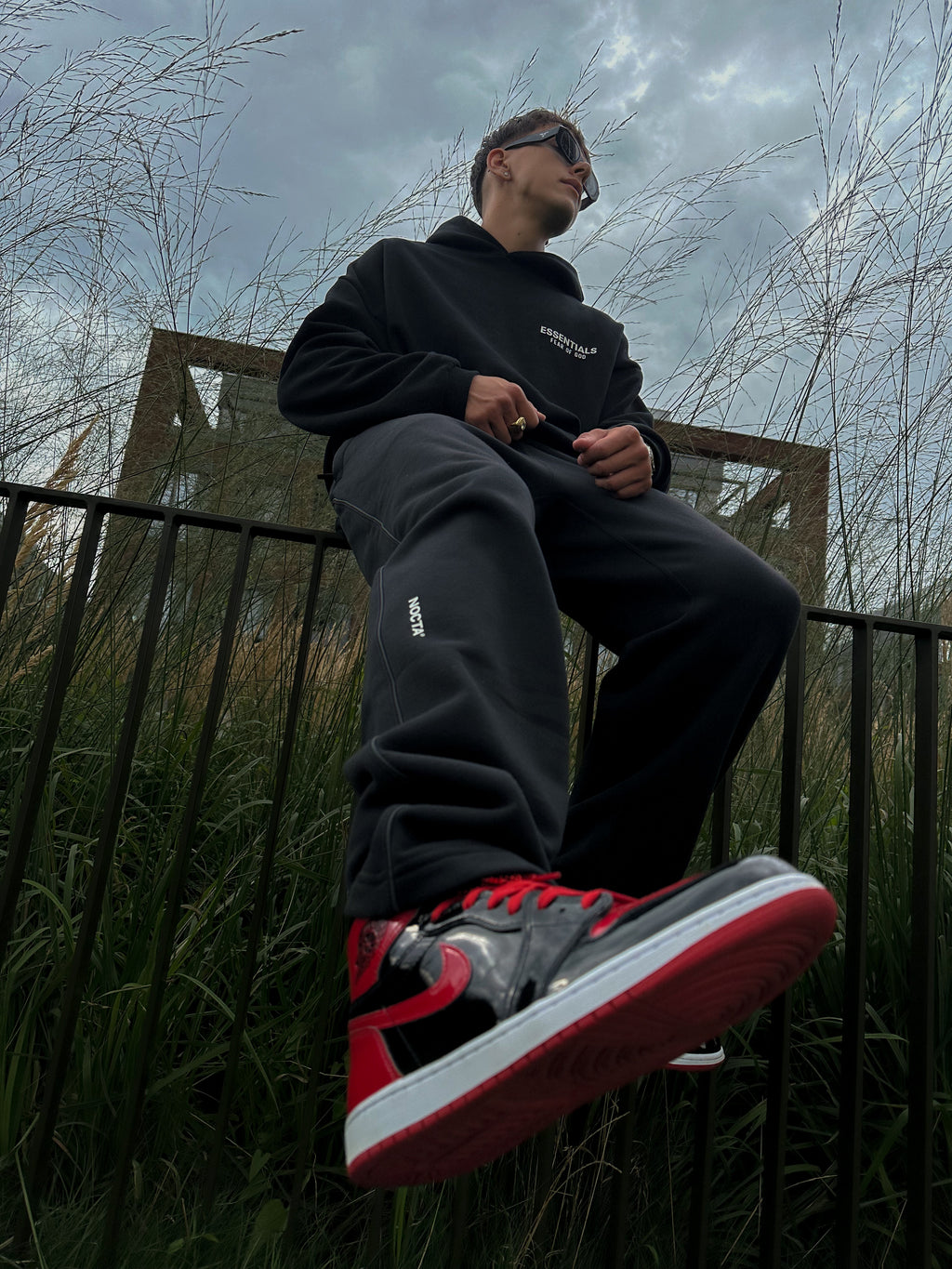 Flísová mikina Fear of God Essentials II 'čierna' 