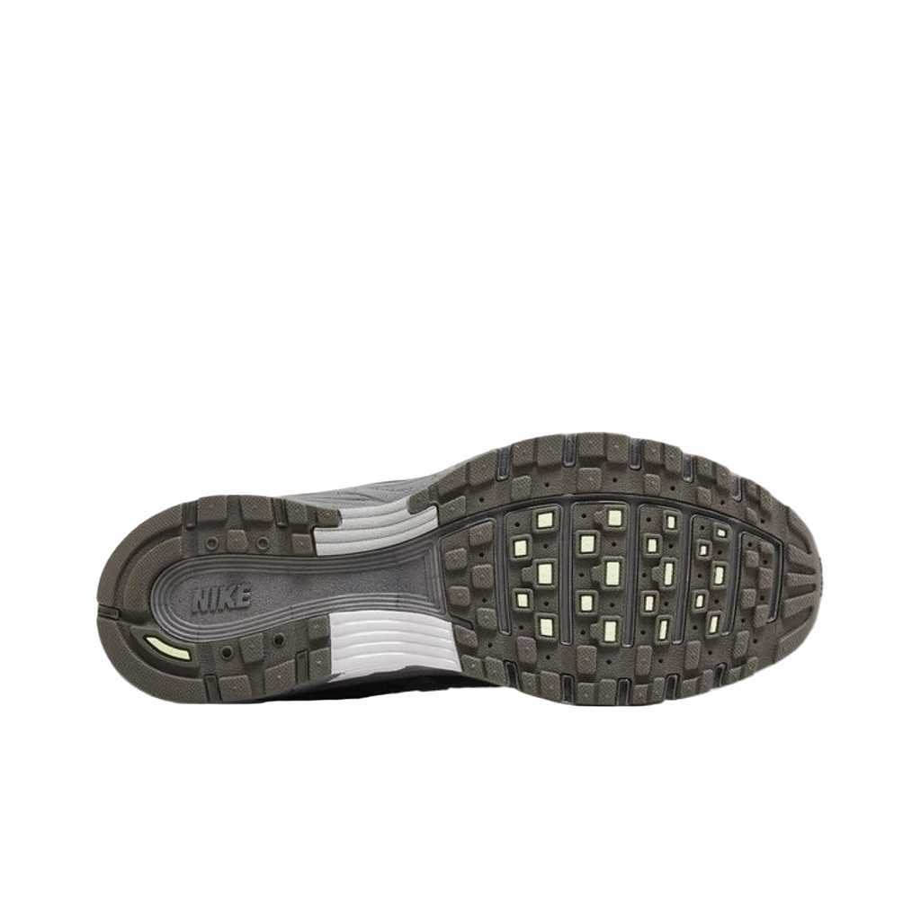 Nike P-6000 'Cave Stone metalická strieborná'